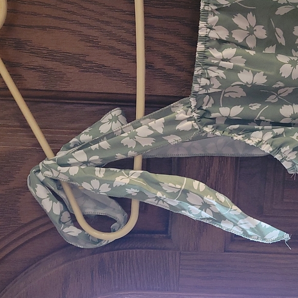 Sage and white romper size m - Picture 3 of 6